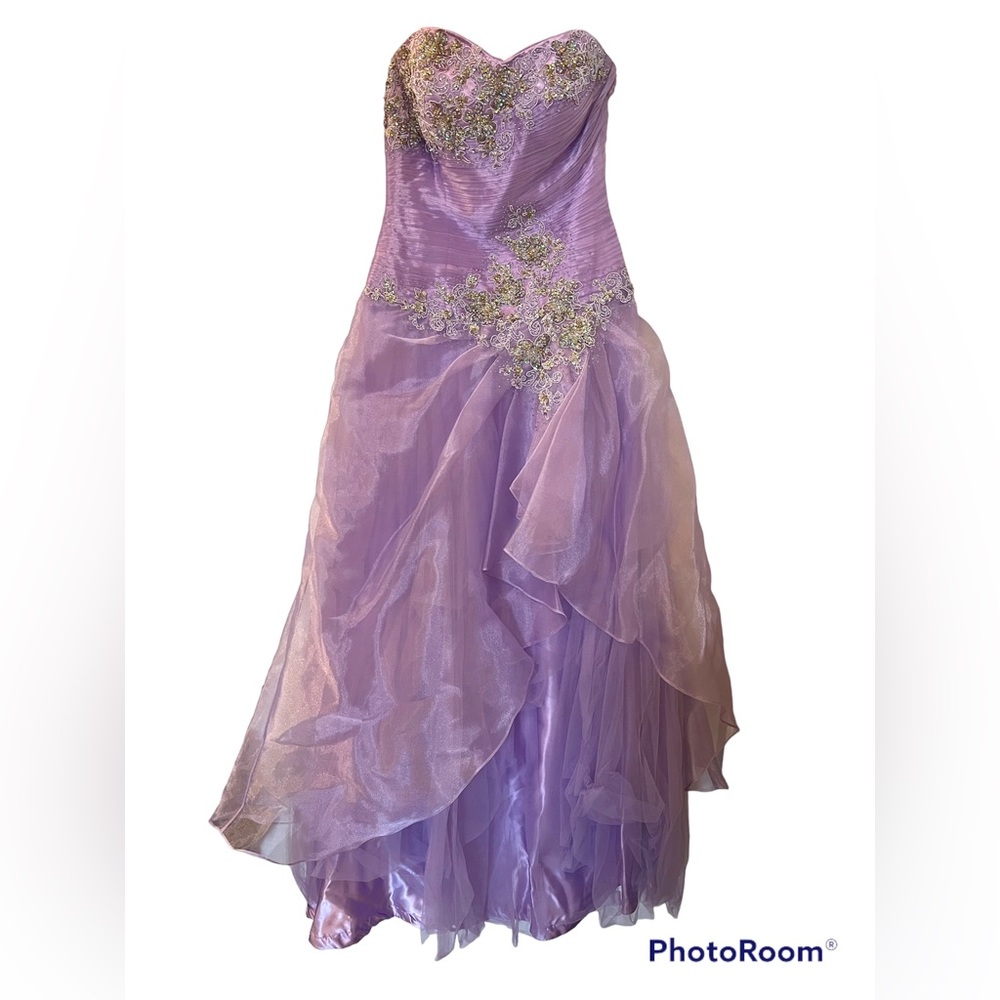 Lavender prom dress or Mardi Gras ball dress! Worn twice. Excellent condition.